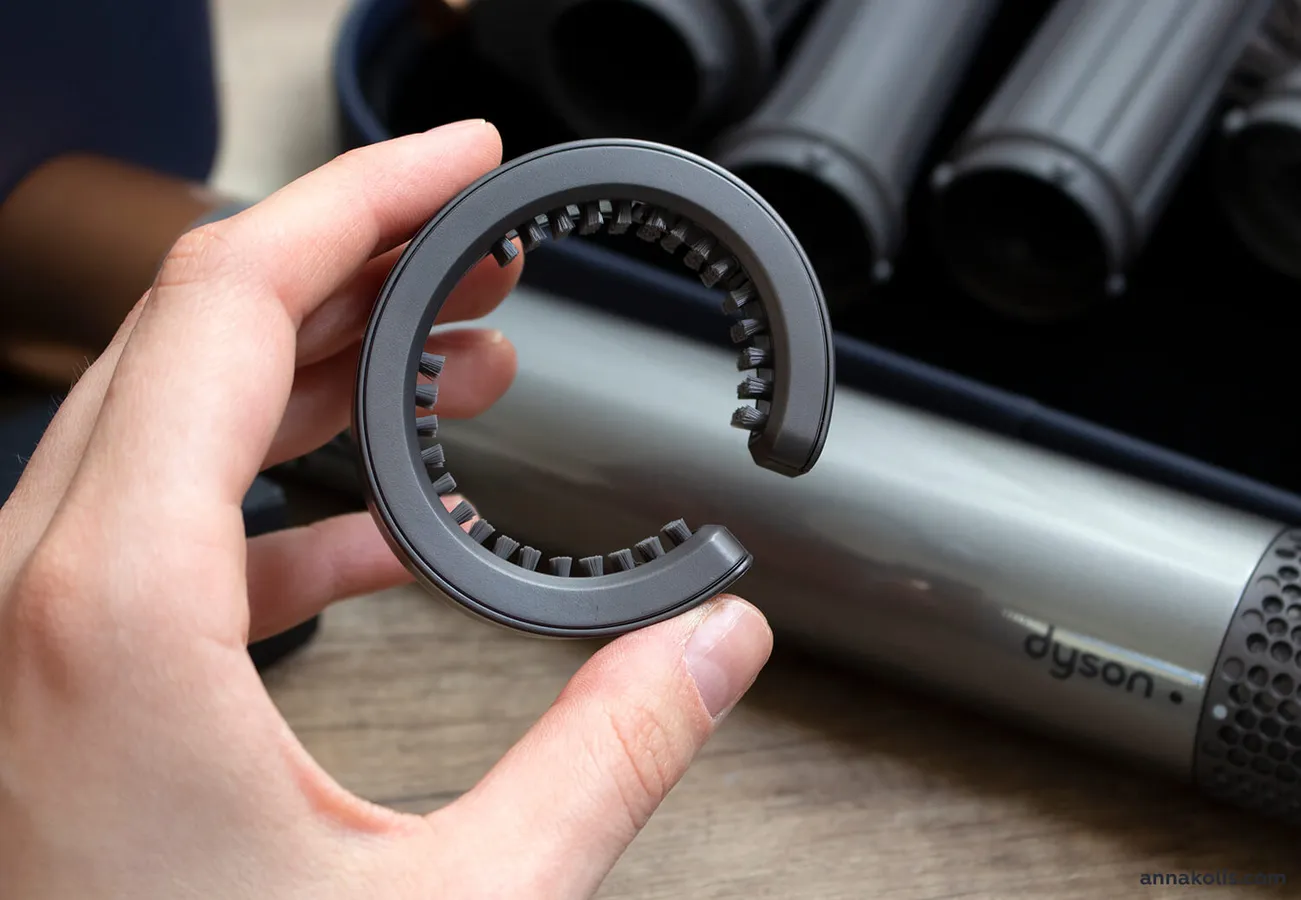 Как и зачем чистить фильтр стайлера Dyson | Изображение 3