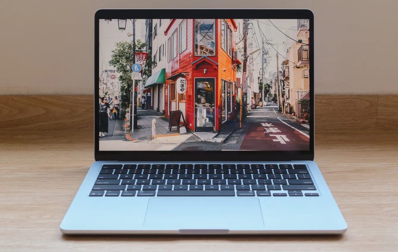 Купити Ноутбук Apple MacBook Air 13,6 2025 Sky Blue (MC6T4) з