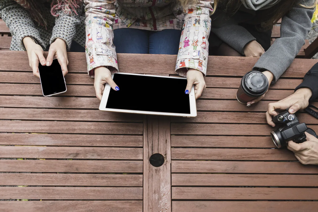Как скачать фильм на iPhone, iPad или MacBook и смотреть его без интернета