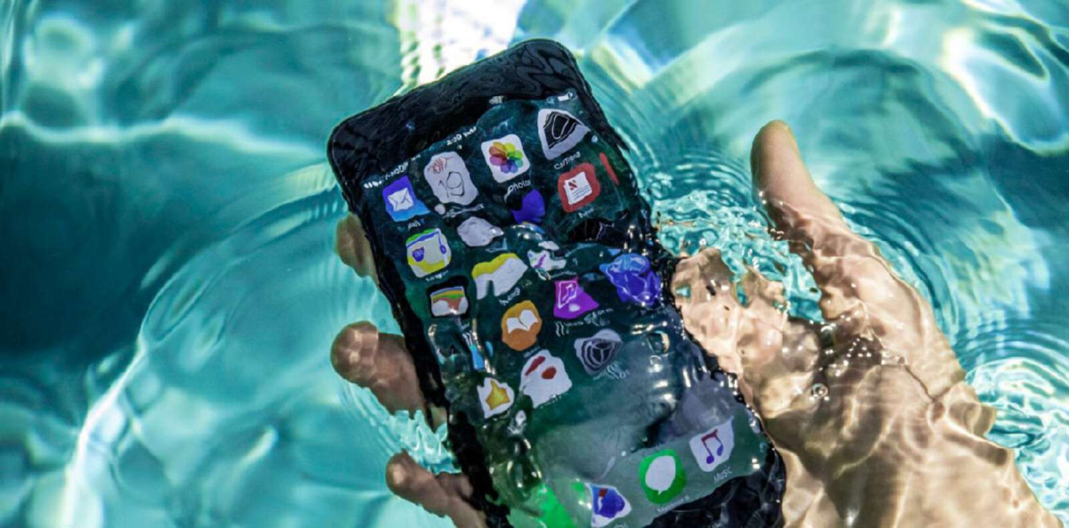 Що робити, якщо Айфон впав у воду: рятуємо iPhone крок за кроком